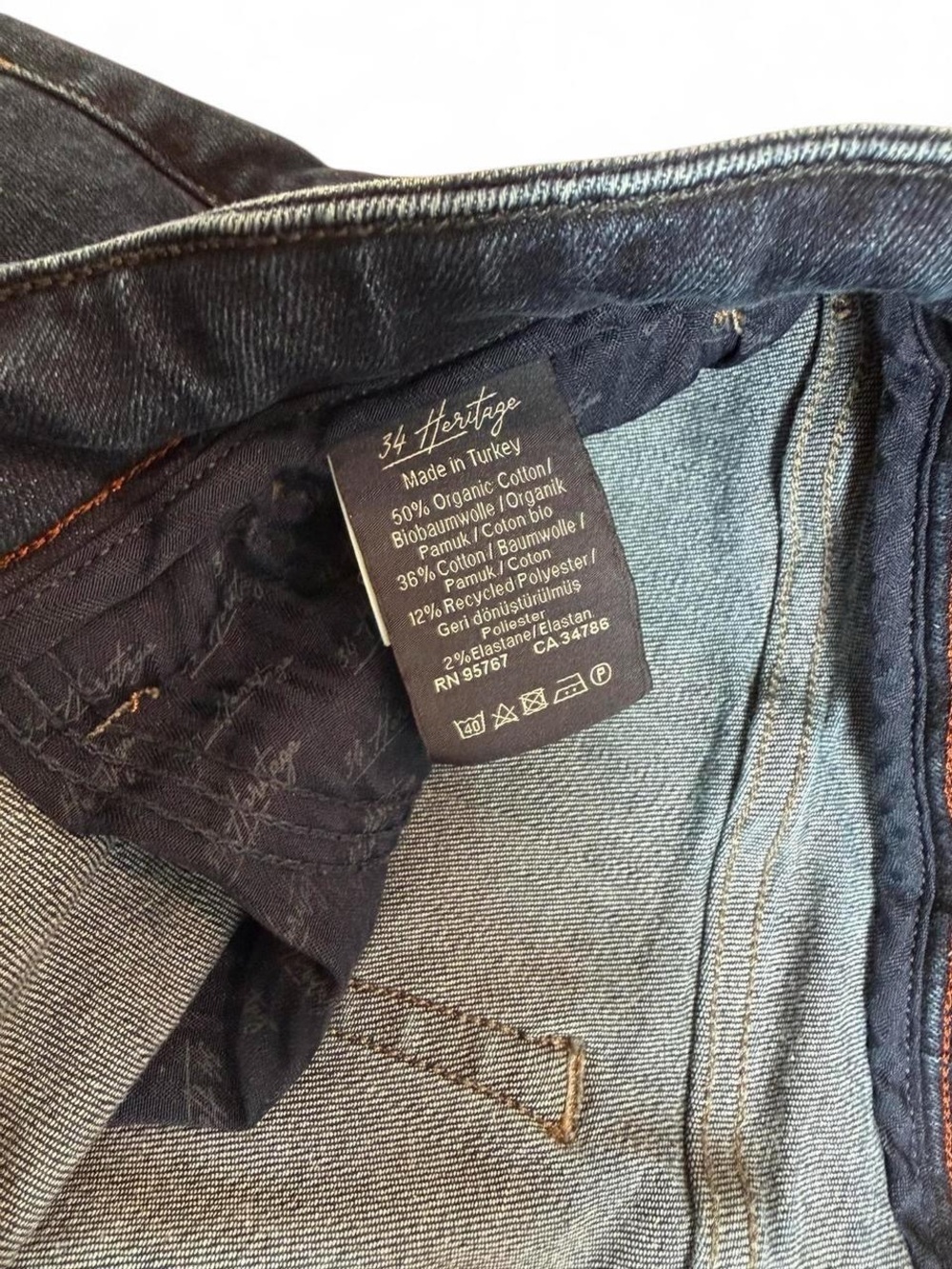 34 Heritage ‘Charisma’ Comfort Rise Classic Jeans - Picture 4 of 8